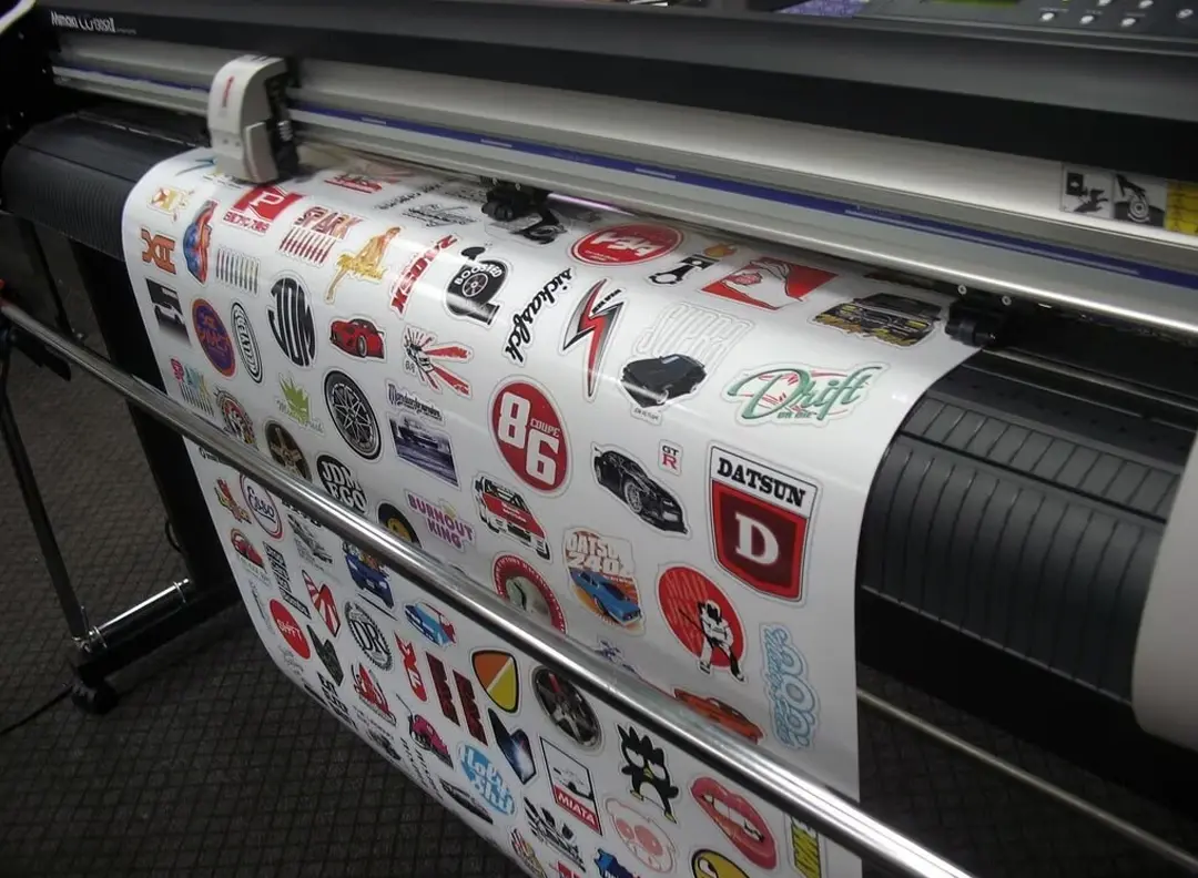 انواع استیکر لارج فرمت